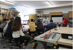 Alunos a trabalhar nas oficinas da PDF